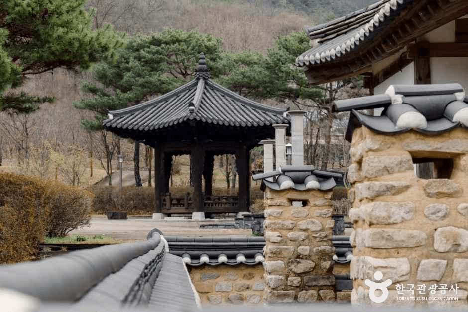 충북_보은_동학농민혁명기념공원_외부_1.png