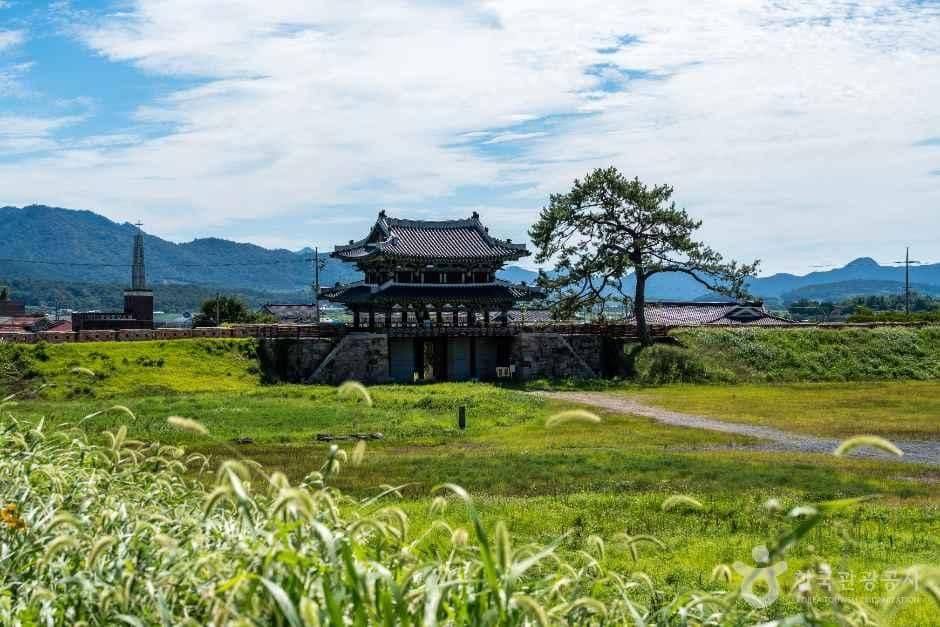 전남_강진_전라병영성_외부_3.jpg