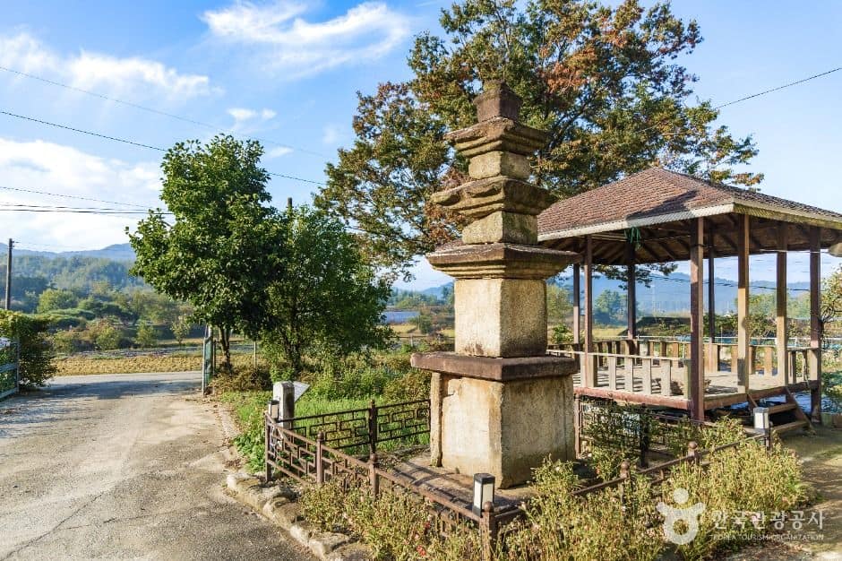 괴산_괴산 보안사 삼층석탑 (1)