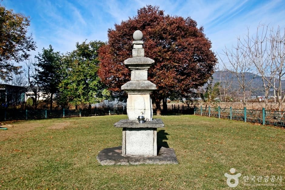 충주 원평리 석조여래입상 (2)