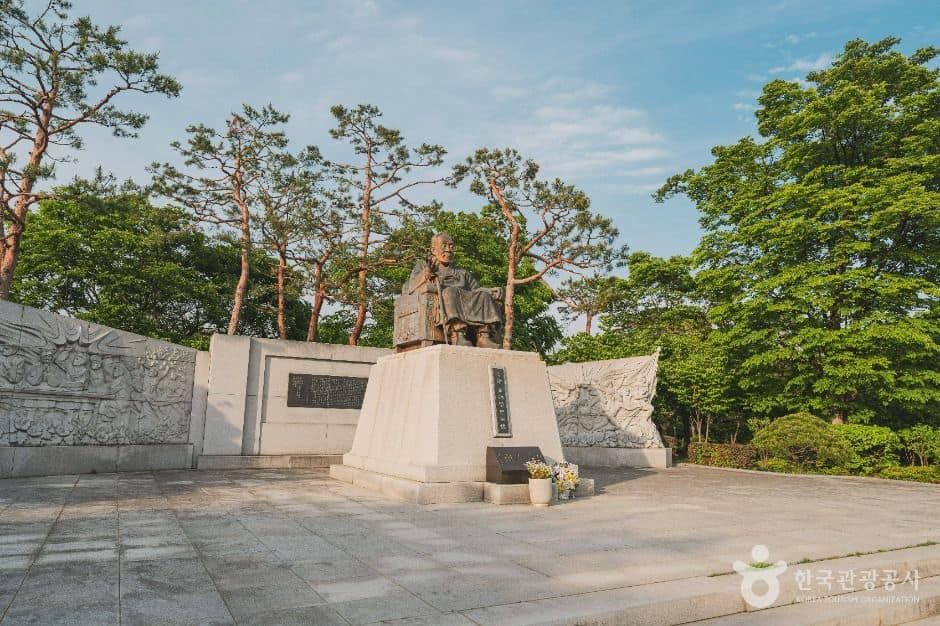 서울_성재이시영선생동상 (2)
