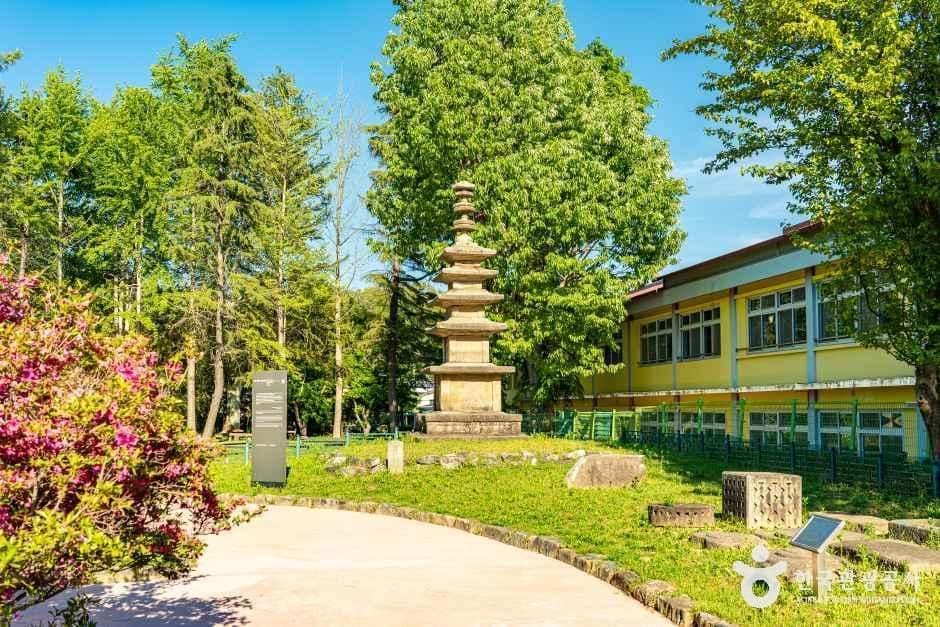 군산_군산 발산리 오층석탑 (6).jpg