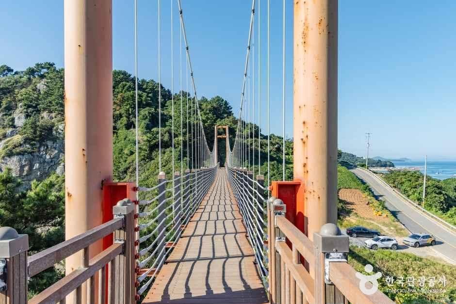 통영_욕지도 출렁다리 (2).jpg