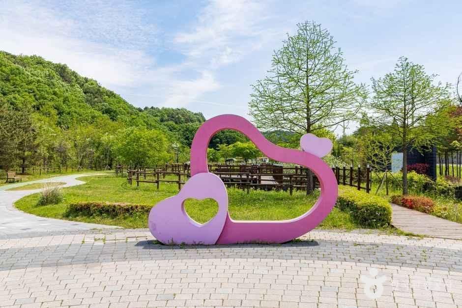 청주_오창미래지농촌테마공원 캠핑장 (6).jpg