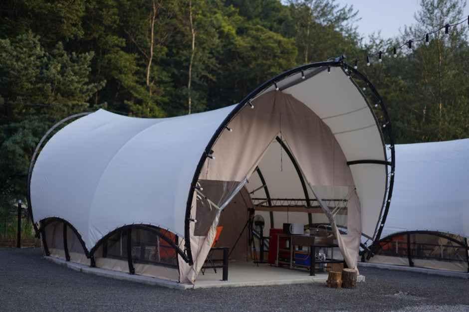 안성_럭셔리 안성M글램핑 카라반 (4).jpg