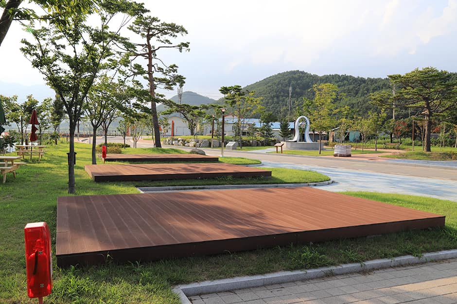 수목화송정마을오토캠핑장_데크