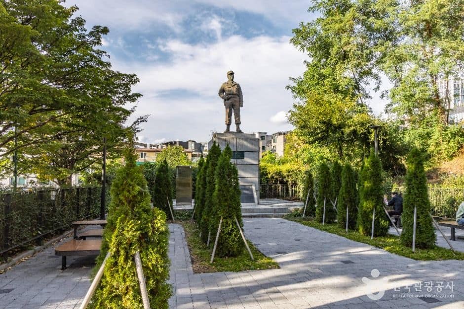 서울_존비코올터장군상 (7)