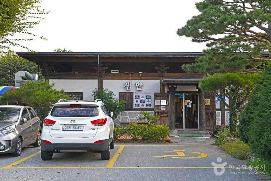춘천_소양호 막국수거리 (2).JPG