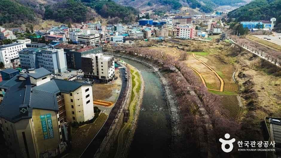 충북_충주_수안보온천관광특구_외부_3.jpg