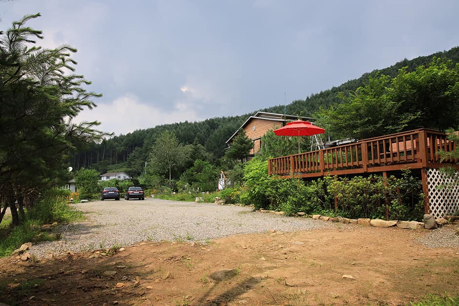 강원도_횡성군_숲속의 정든집 야영장_전경