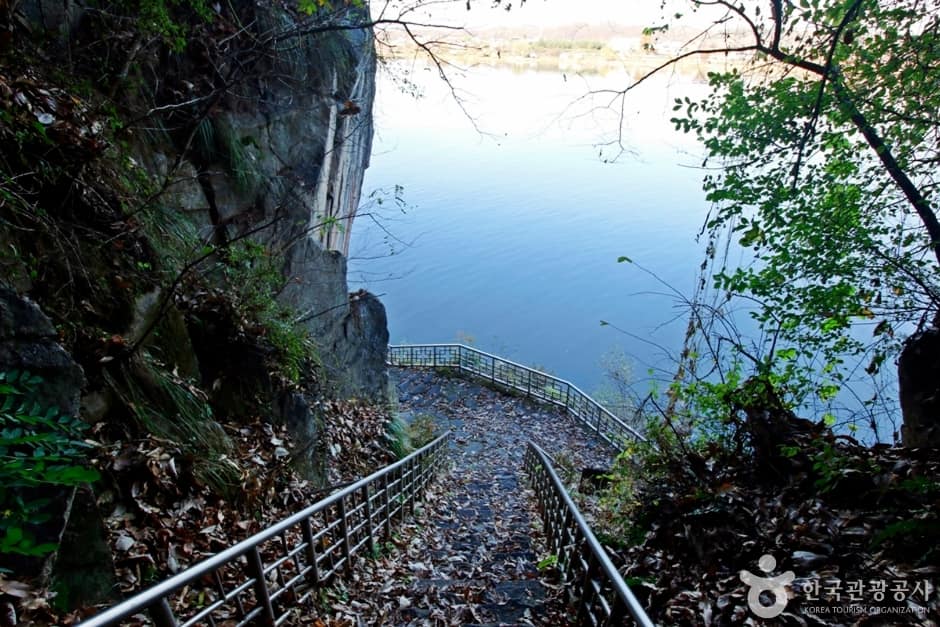 충북_충주_충주 창동리 마애불상 (5)