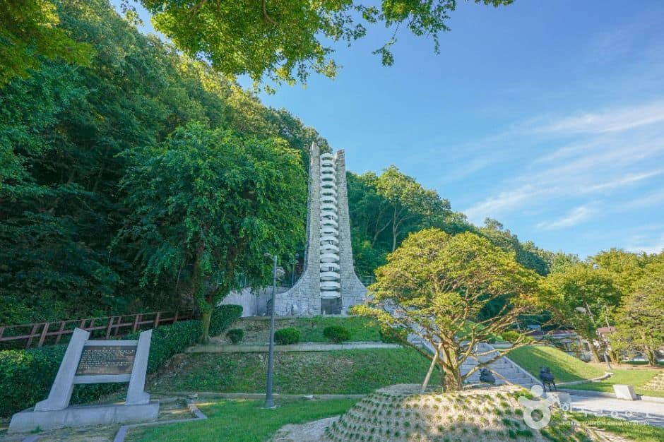 의령_충익사 의병탑 (2)