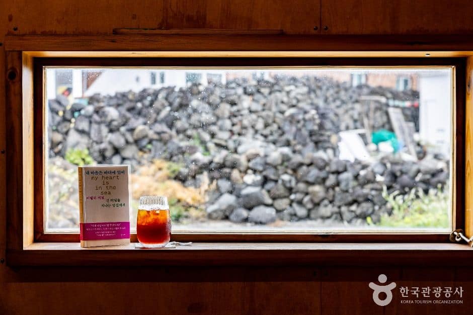 제주_우도 밤수지맨드라미책방 (6)