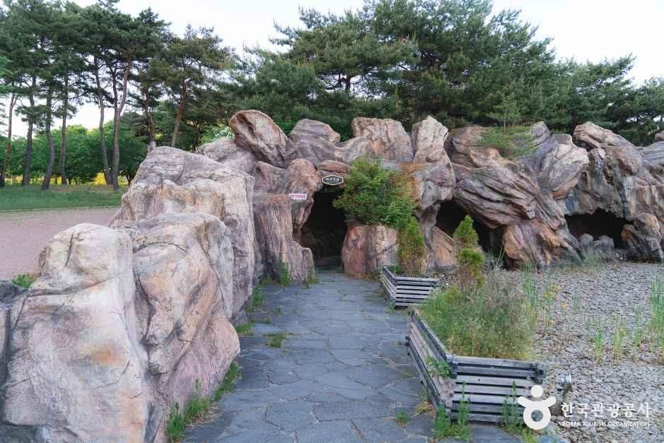 세종_세종_푸른뜰근린공원_신비로운 자태를 뽐내는 행복폭포 입구_5.jpg