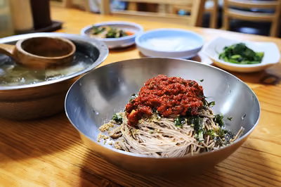 동루골막국수