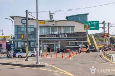 제주 우도 천진항 대합실
