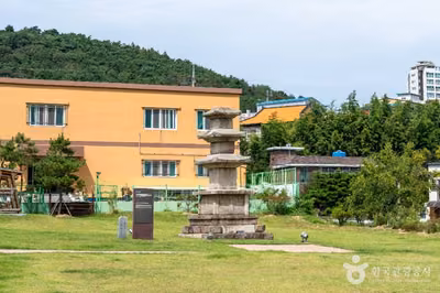 서산동문동오층석탑 및 당간지주