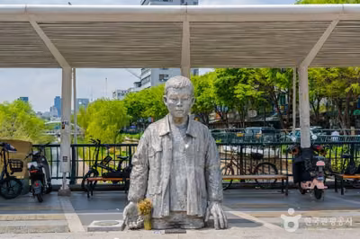 전태일동상