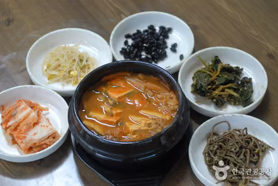 삼봉 통나무산장