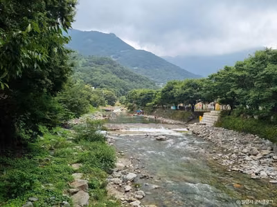 표충사 계곡