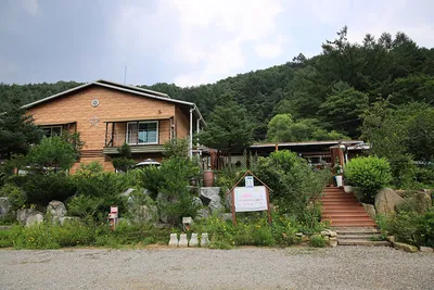숲속의정든집야영장