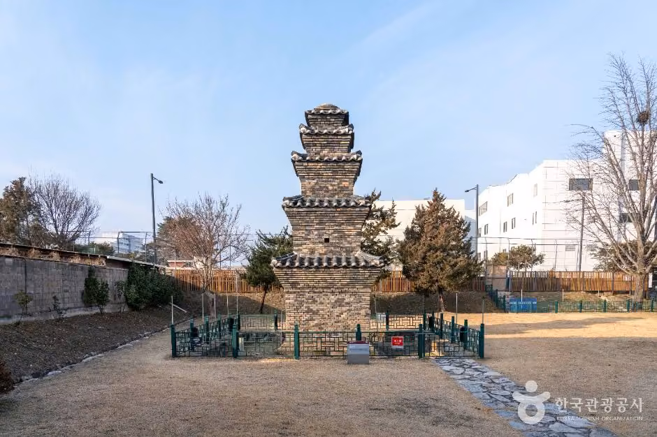안동 운흥동 당간지주와 오층전탑