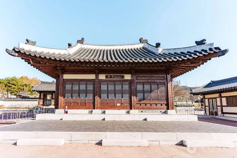 초정행궁