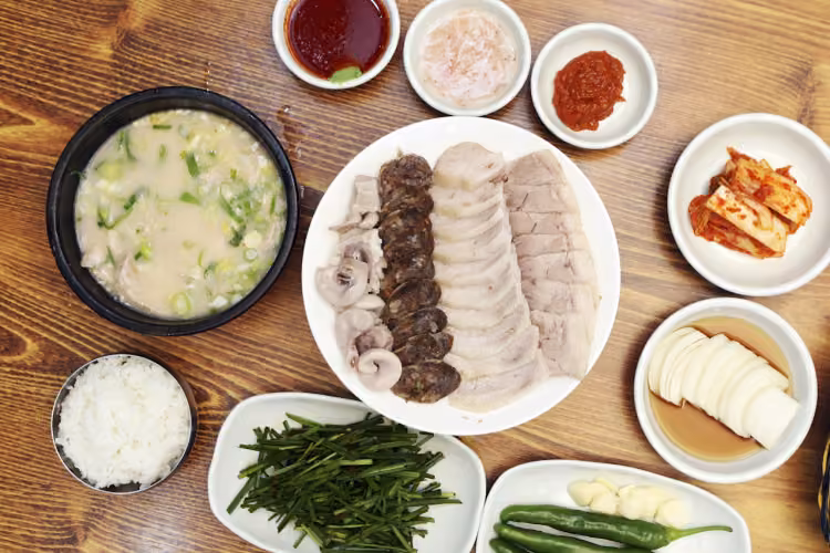 쌍둥이돼지국밥 본점