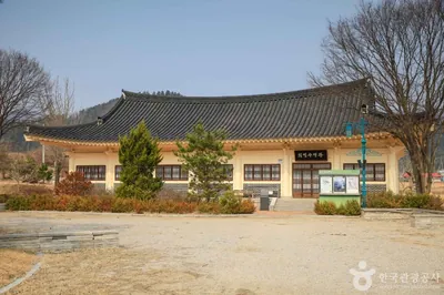 의암류인석기념관