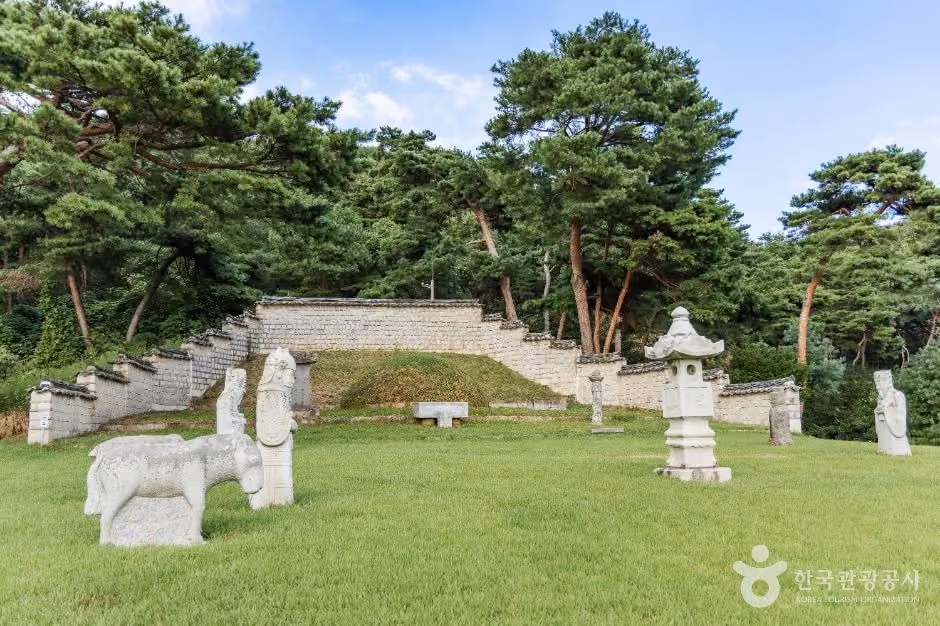 파주 윤관장군묘