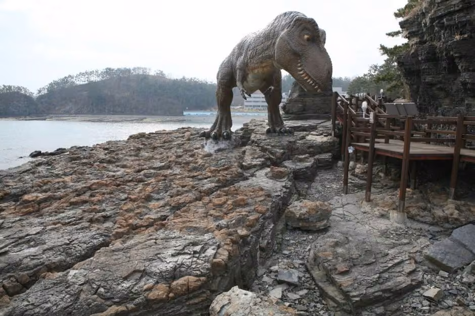 고성 덕명리 공룡발자국과 새발자국 화석산지