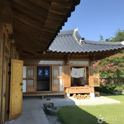 달빛한옥 수류화개