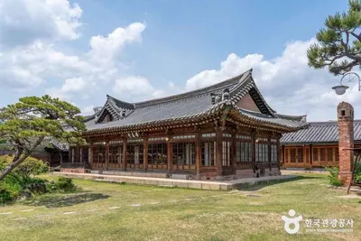 학인당