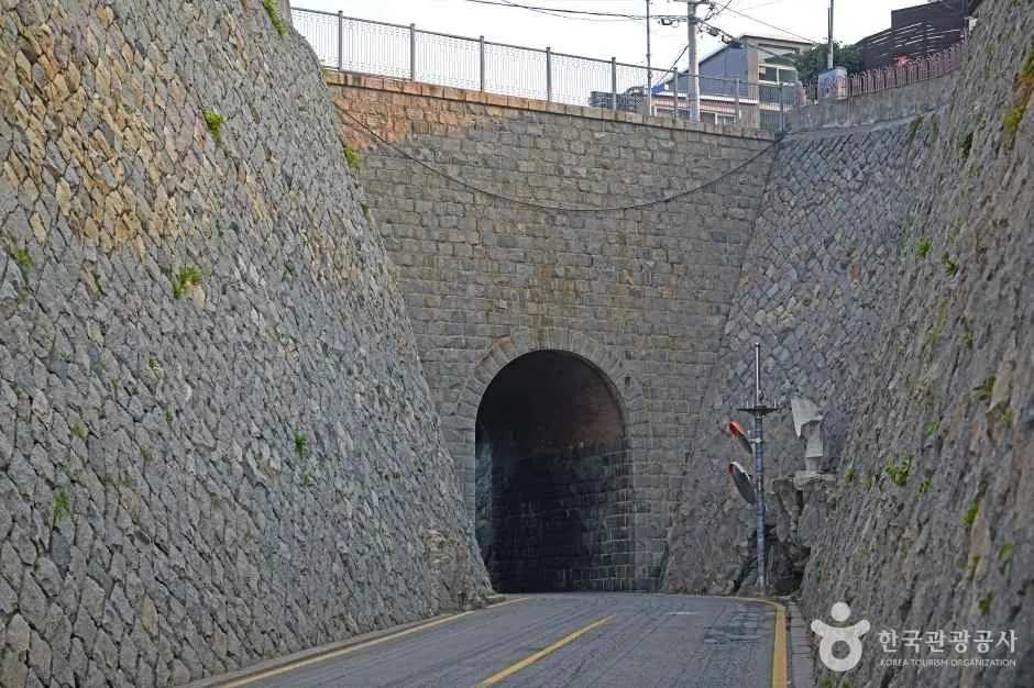 홍예문