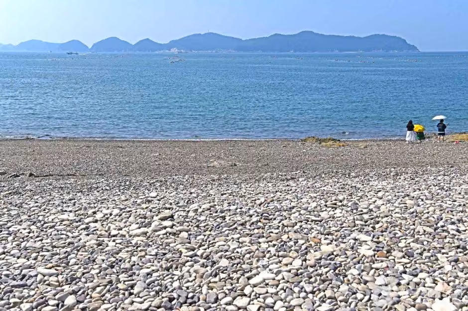 몽돌해수욕장 (몽돌해변)