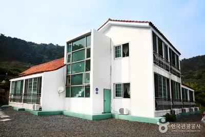 글로리펜션