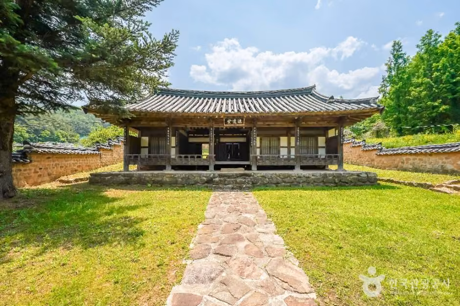 거창 김숙자 사당