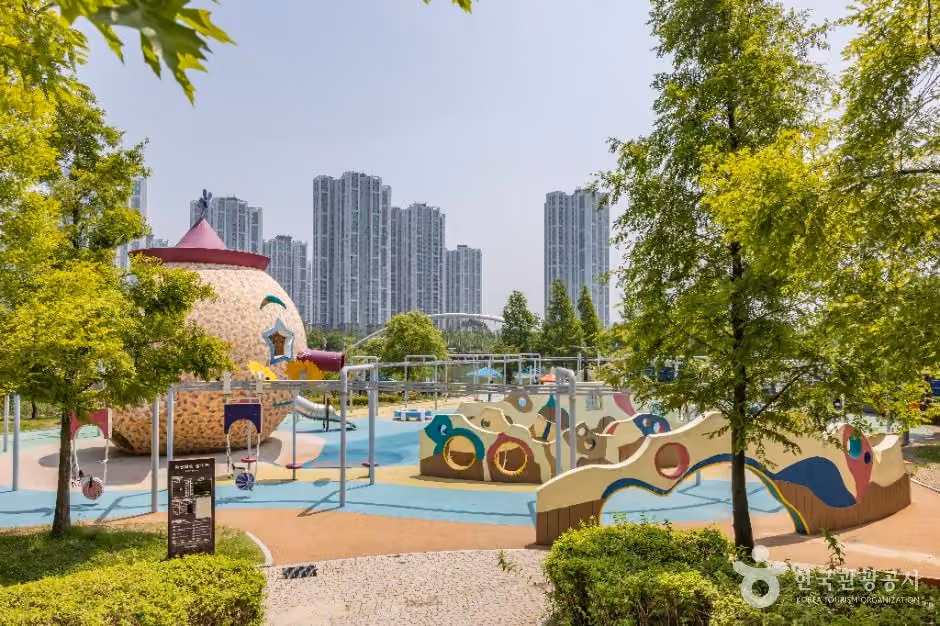 청라호수공원 환상의 숲 놀이터