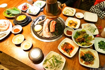 뜰에서화로구이 인덕원점