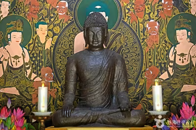 충주 백운암 철조여래좌상