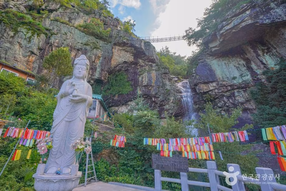 구절산 폭포암